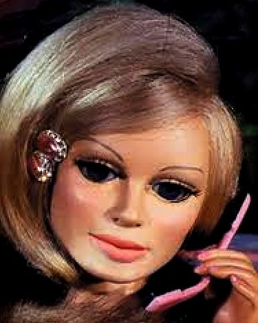 Lady Penelope on her pink phone